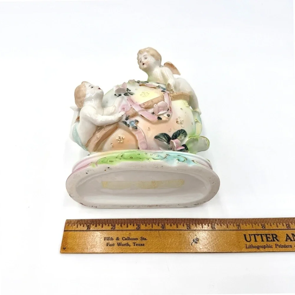 Antique Victorian Porcelain‎ Cherub Putti Figurine Applied Flowers 1800s
